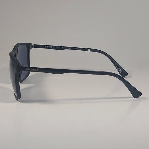 Tommy Hilfiger MP OM658 Rectangular Sunglasses Matte Black Frame & Gray Lens - 第 4/9 張圖片