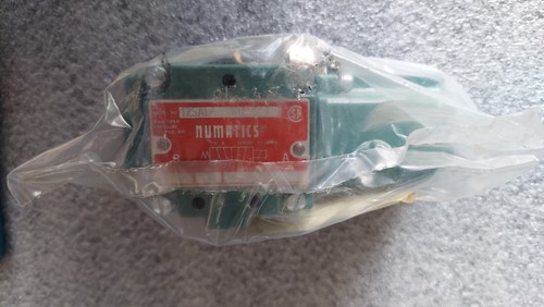 New Numatics 12SAD400CA00030 Valve - Picture 3 of 3