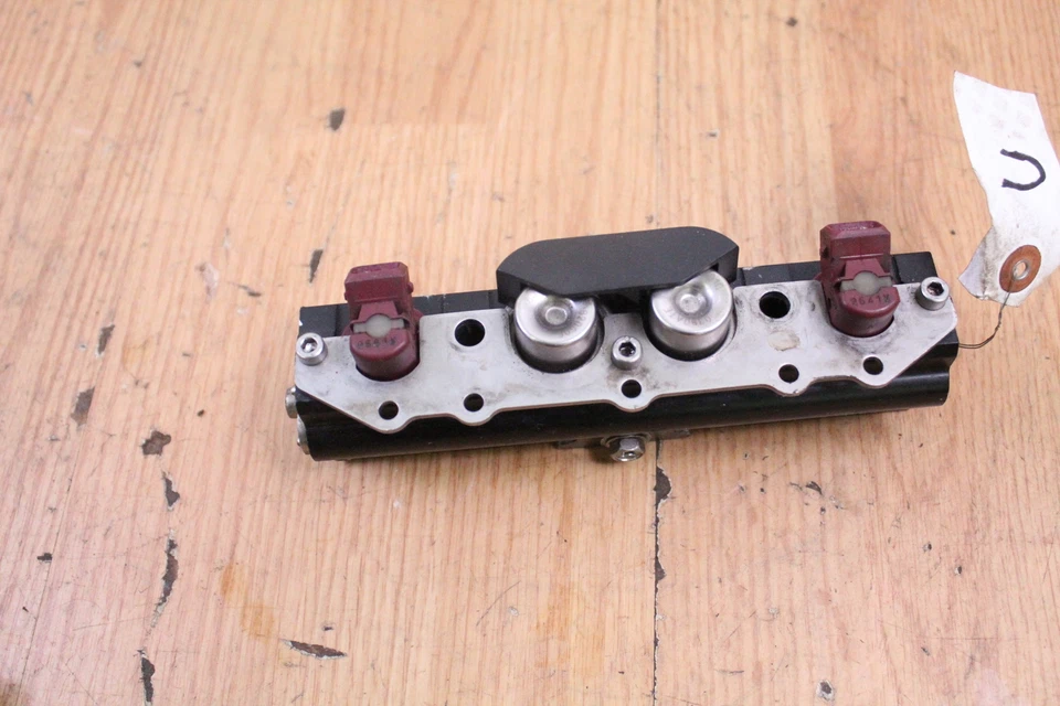 2004 SEA-DOO XP DI 951 Fuel Injection Distributor Rail - Image 4 of 4