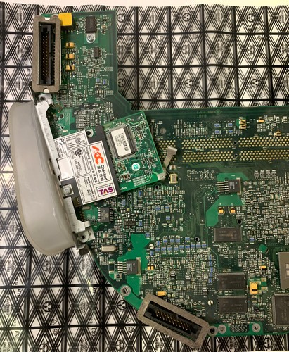 Apple Computer 820-1096-A iMac G3 350MHz Logic and PSU Board + Memory Module - Picture 12 of 13