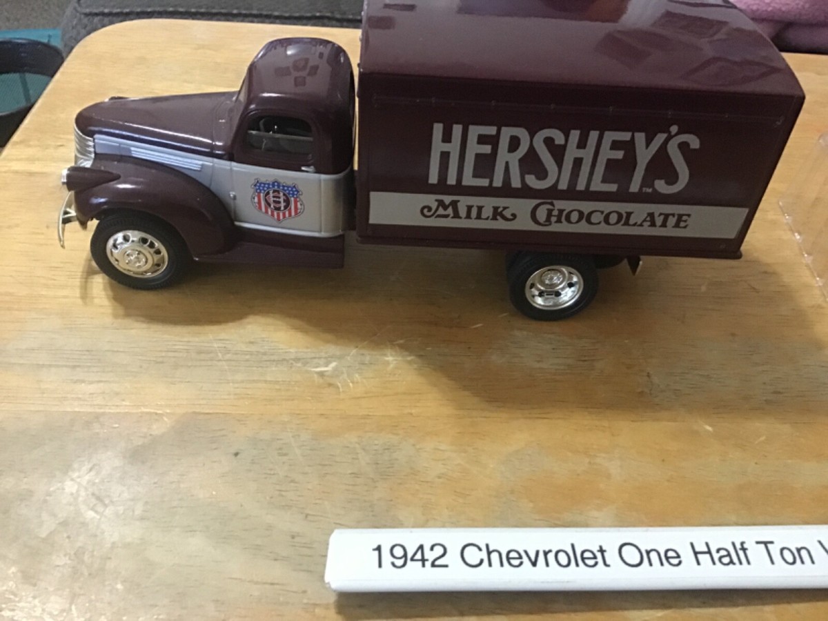 Liberty Classsics Diecast Hershey's Milk Chocolate 1942 Chevrolet