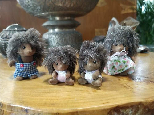 Vintage 1980s calico critters flocked hedgehog family toy - Picture 2 of 11
