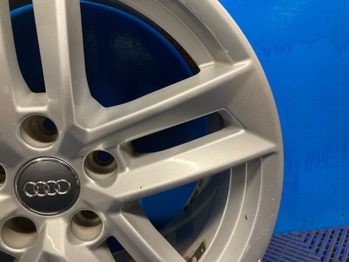 Cerchio in lega Audi A4 B9 8W0601025E 7,5Jx17 F226 - Foto 6 di 8