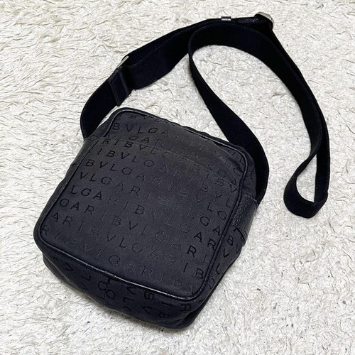 Borsa a tracolla Bvlgari logo mania tela pelle nera accessori - Foto 2 di 11