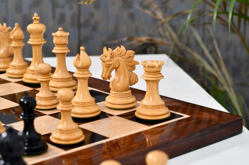 Arabian Knight Series  Staunton Chess Pieces in Ebony & Boxwood - 4.2" King - Picture 5 of 10