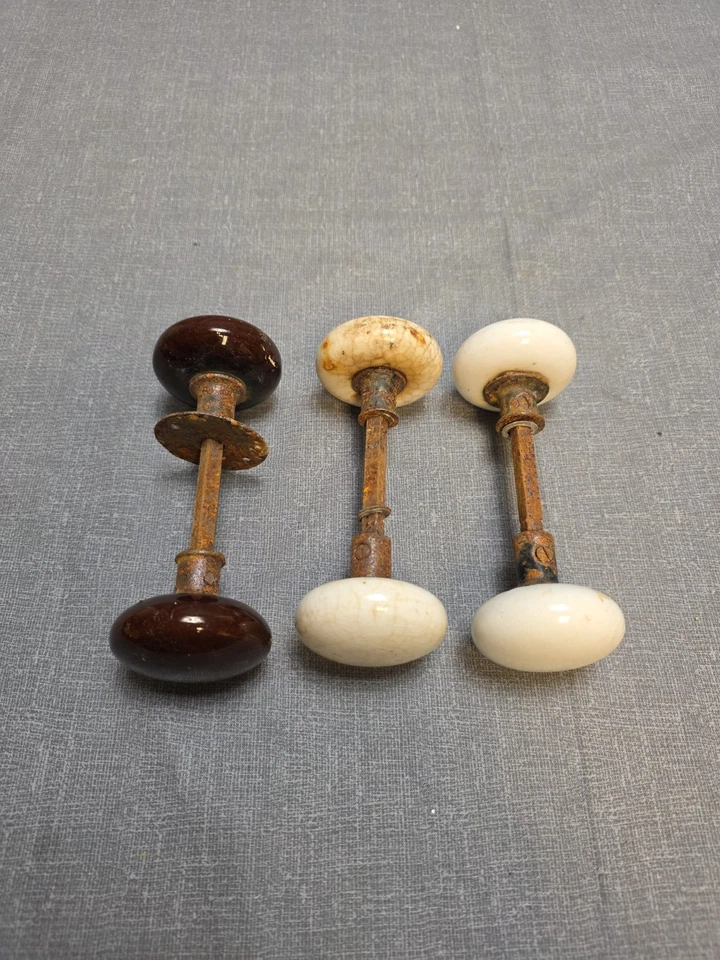 Lot of 2 Vintage Antique White & 1 Brown Porcelain Door Knob Handle distressed - Image 3 of 4