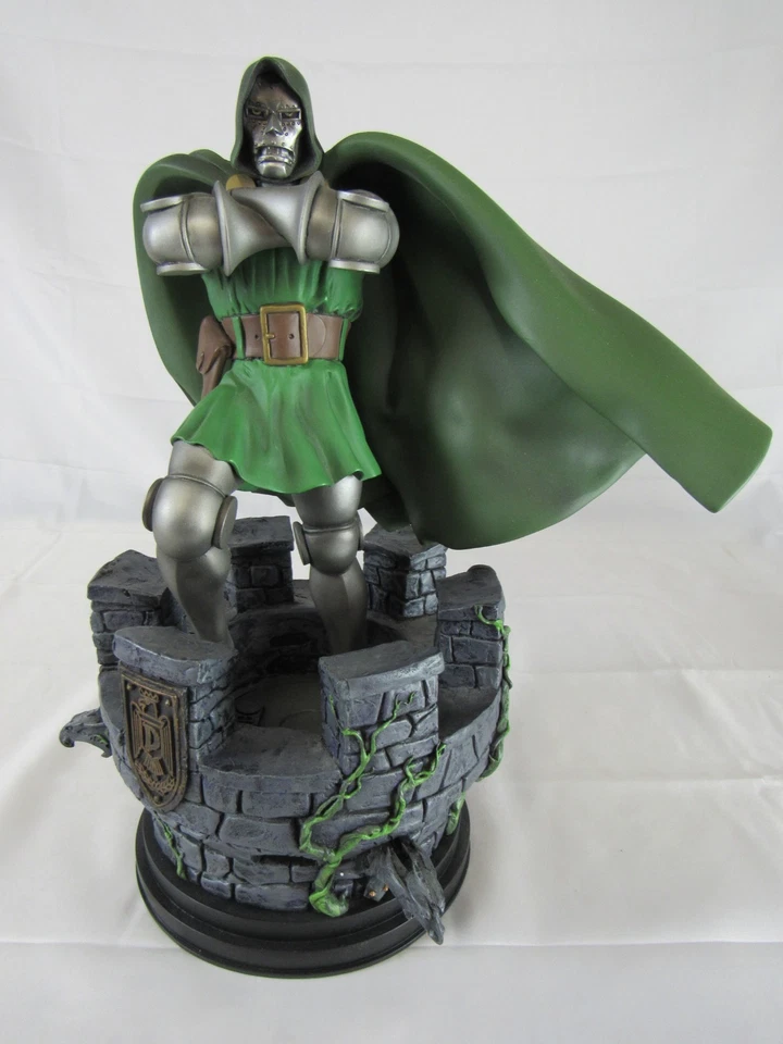 Bowen Designs Marvel 14" Full Size Doctor Doom Statue MIB LA465 - Image 2 of 4
