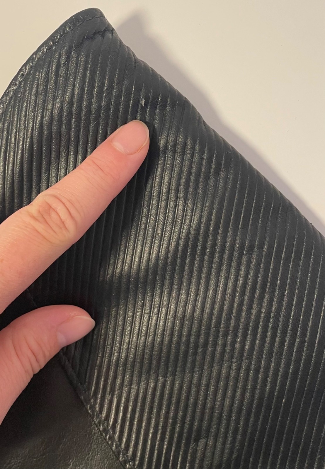 Vtg Karavan Black Leather Envelope Clutch Zip Closure Elegant Event Minimalist