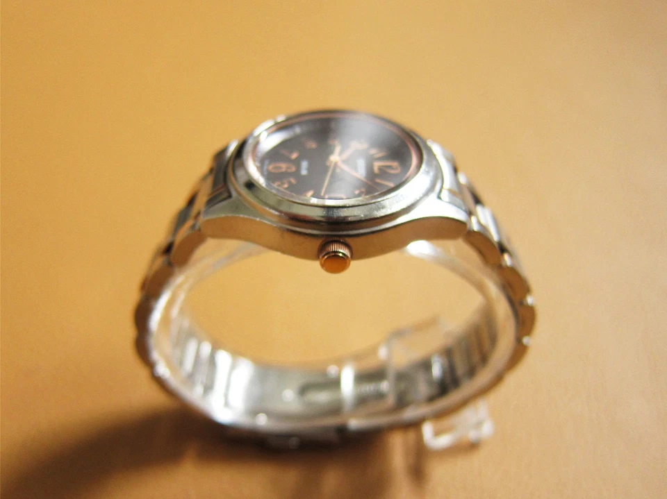 SEIKO V182-0AB0 Ladies S.S Solar Powered Watch - image 3 of 4