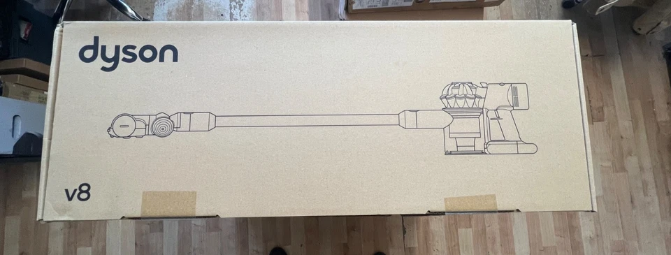 Dyson V8 Absolute Cordless Vacuum Cleaner NEW 2 Year Warranty - Image 2 of 3