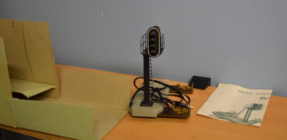 hornby echelle O signal d'arret electrique fonctionne en boite + notice - Photo 3/4