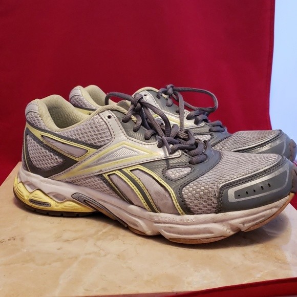 93 White Grey and green tennis shoes for Girls