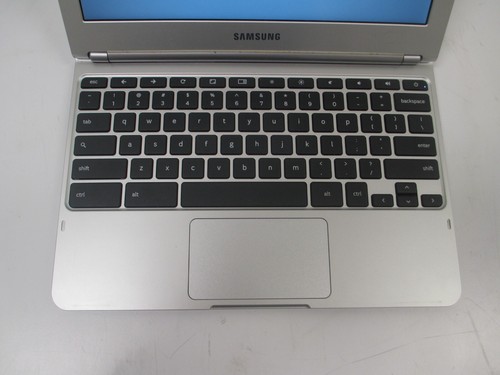 Samsung Chromebook XE303C12 16GB SSD 2GB RAM 1.7GHz NO OS *No Battery* - Picture 7 of 7