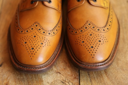 Scarpe Derby Brogue Loake 1880 Chester in pelle marrone marrone chiaro da uomo UK 9 US 10 PREZZO AL PUBBLICO: £ 299 - Foto 9 di 9
