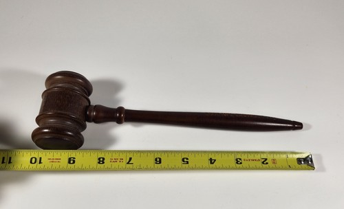 VINTAGE WOODEN GAVEL MEETINGS JUDGES AUCTIONEERS - Picture 11 of 12
