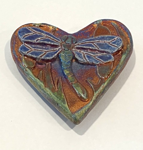 Raku Pottery Heart Dragonfy Iridescent Paperweight • Signed Jeremy Diller - Picture 3 of 6