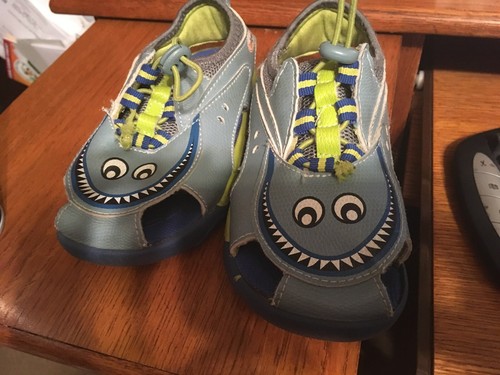 Zooligans Blue Shark Toddler Size 12 Sandals - Picture 2 of 4