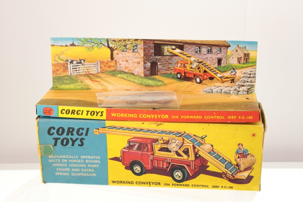 Corgi Conveyor on Jeep - Red Yellow - Box Only B Corgi Conveyor on Jeep - Red Yellow - Box Only B