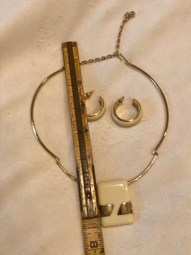 Vintage AVON Gold Tone Necklace Earrings SET Gorgeous - Picture 7 of 8