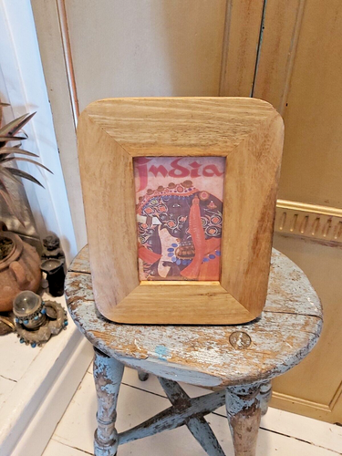 HAND CARVED WITH CURVED EDGES INDIAN RECYCLED MANGO WOOD PHOTO FRAME 4 x 6 inch - Picture 8 of 8