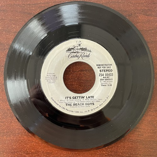 The Beach Boys Autographed “It’s Gettin’ Late” 45 Vinyl Record Mike Love & Bruce - Picture 4 of 7