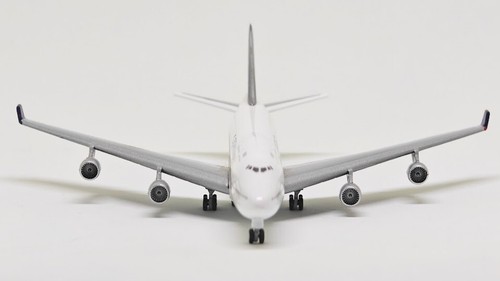 Herpa Classic Singapore Airlines Boeing 747-400 "MEGATOP" 1:500 Diecast Model - Picture 7 of 9