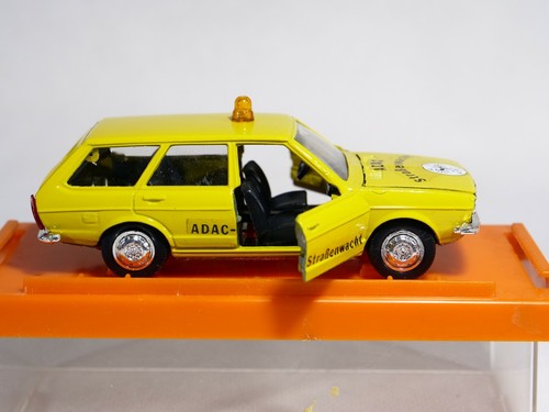 Schuco 302 630 VW Passat Variant ADAC Strassenwacht New MIB 1/43 - Picture 6 of 12