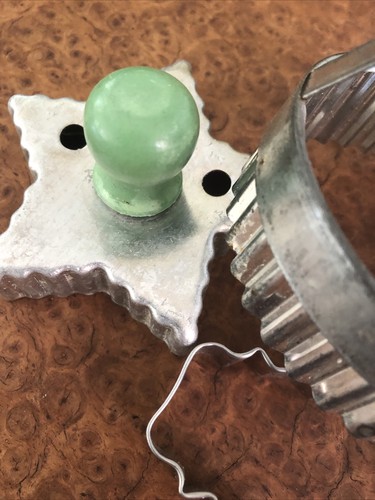 Retro Vintage Ruffle Crinkle Cut Round Star Snowman Cookie Cutters - Picture 2 of 7