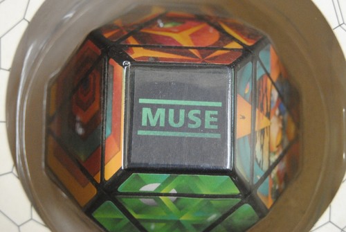 MUSE RESISTANCE THE HEXAGON PUZZLE GAME NEW BOXED NUMBERED RARE - Bild 2 von 7