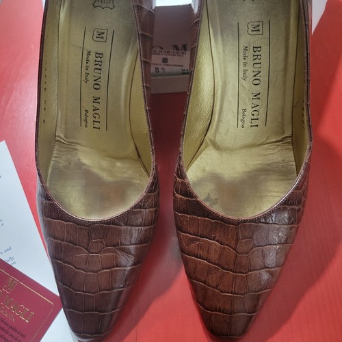 Vintage Bruno Magli Women Pumps Brown Embossed Reptile Print 2.5 In Heel Sz 8.5B - Picture 3 of 14