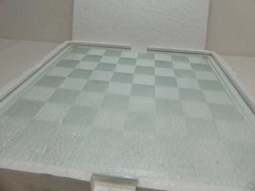 (ref288) Glass Chess Set Harrogate House Clear and Frosted Pieces 36cm x 36cm - Picture 7 of 8