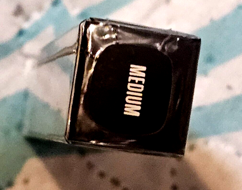 Younique Duet Sculpting Stick Contour Medium. Brand New Factory Sealed - Picture 3 of 3
