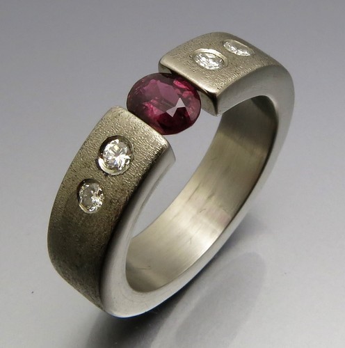 DISEÑO NEUMÁTICO - ANILLO TENSOR ÚNICO - DE ORFEBRERÍA PROPIA - 500 PALADIO - Imagen 1 de 9