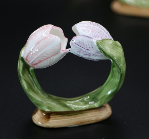 Anillos servilleteros vintage PIA florales de lirio, tulipán, hueso de lirio de la calle China - Juego de 7 - Imagen 5 de 15