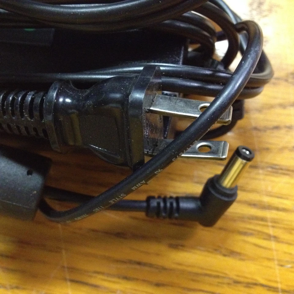 GATEWAY LAPTOP AC Power Adapter PA-1480-19Q A204 - Image 3 of 3