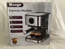 Nouvelle machine Mooye Espresso avec panneau tactile – noir & argent
