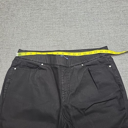 Isaac Mizrahi Live Womens Pull On Flare Jeans Petite 16P Size Black with Pockets - Picture 2 of 11