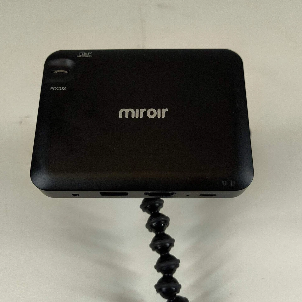 Texas Instruments Miroir 640 x 360 15 Lumens Pocket Projector M55 - Image 2 of 4