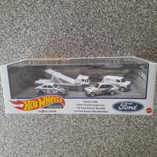 Hot wheels Ford Race Team premium collectors box set diorama Escort Transit new