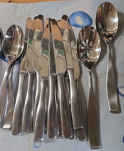 56 piezas Mikasa 'Loft' cubiertos de acero inoxidable satinado en muy buen estado usado - Imagen 4 de 6