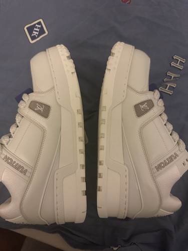 LV Trainers UK Size 8.5 - Picture 7 of 8
