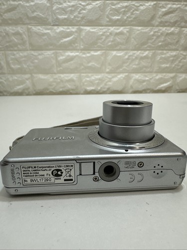 Lente zoom Fujifilm FinePix J27 10,2 MP 3x Fujinon - plateada probada - Imagen 8 de 20