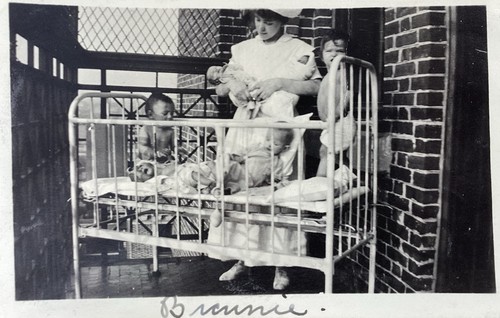 1914 Vintage Photo NYC BELLEVUE HOSPITAL CHILDREN’S WARD 9 KRANKENSCHWESTER Orphan Kids