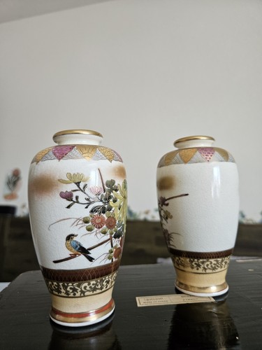 PAIR of Marked Antique Japanese Satsuma Hand Painted Gilded Meiji Signed Vases - Picture 10 of 24