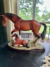 HORSE FIGURINE FROM THE LEONARDO COLLECTION 