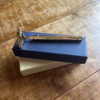 Gieves & Hawkes of Saville Row 22ct Gold Plated Metal Razor in box