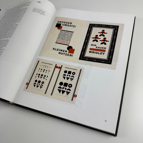 Twentieth Century Type by Lewis Blackwell | Laurence King, 1992 - Picture 10 of 15