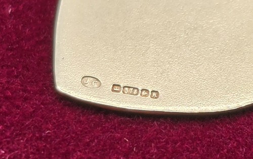 Vintage 9kt Gold Herz Anhänger / Rosenmotiv / vergoldet 925 Silber Kette / UK / 1975 - Bild 4 von 9