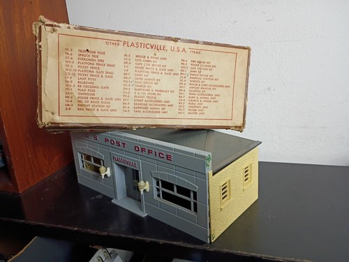 Vintage Plasticville U.S. Post Office Kit PO-1 w/ Box - Picture 6 of 7