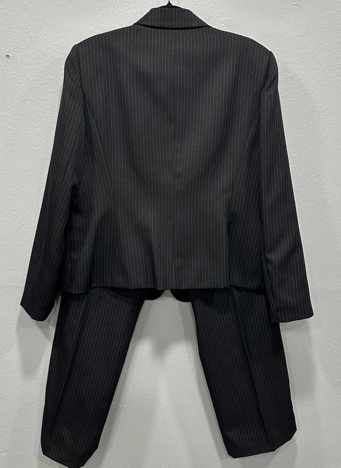 Le Suit Petite 2 Pc Set Women Pants & Blazer Womens XL Black & Blue Pinstripe - Image 2 of 4